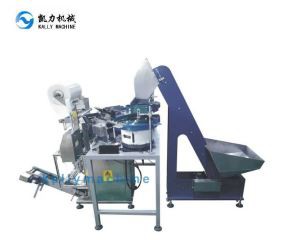 Automaatne laadimismasinaga automaatne pakkimismasin